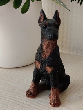 Doberman Pincher in Sitting Position Figurine 4 1/4"